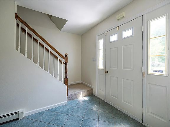 3rd image of 37 Pine Ln