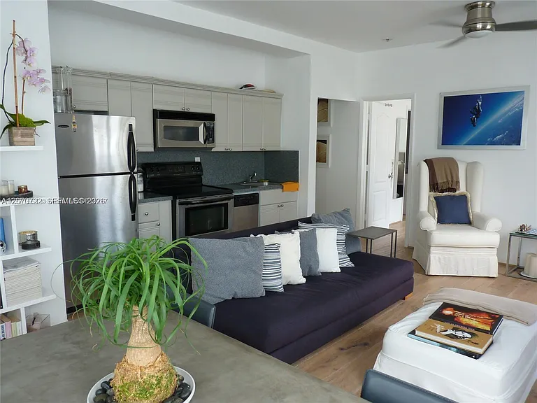 820 Euclid Ave #204 — Photo 2