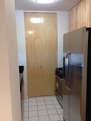 5th image of 145 E 48th St APT 17G