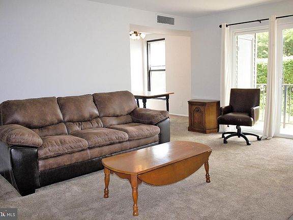 3rd image of 114 Duvall Ln #100-10