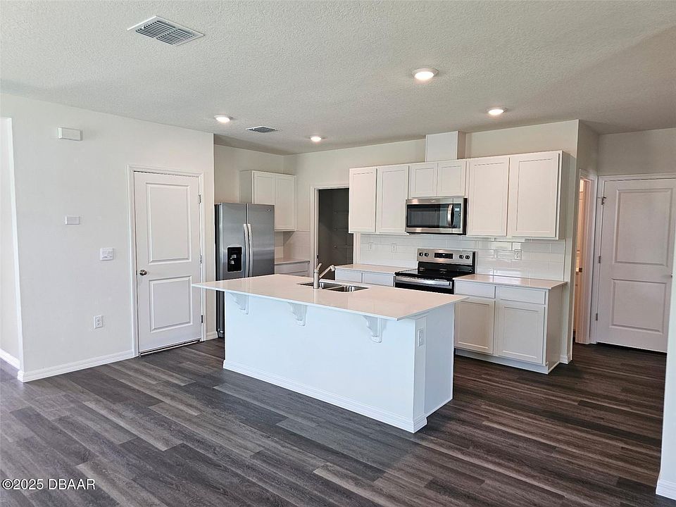 2nd image of 28 Sprout Ln