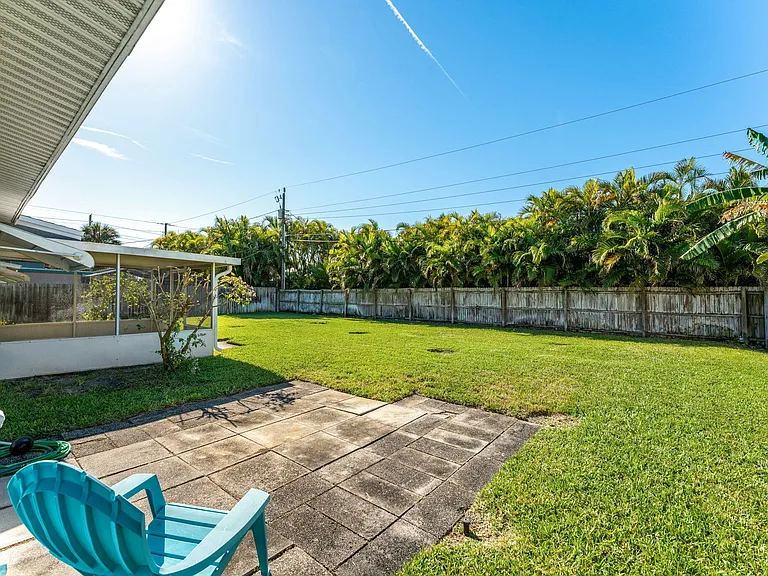 406 N Neptune Dr — Photo 29
