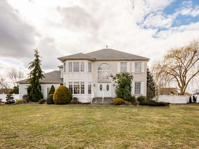 22 Robin Ln, Monroe Township, NJ, 08831