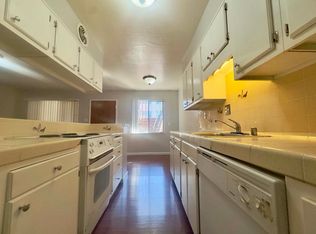 2445 8th Ave APT 6, Oakland, CA 94606