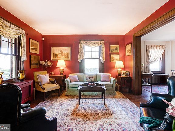3rd image of 42 W Wissahickon Ave