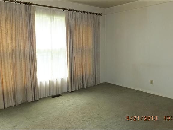 3rd image of 5430 Bayside Dr