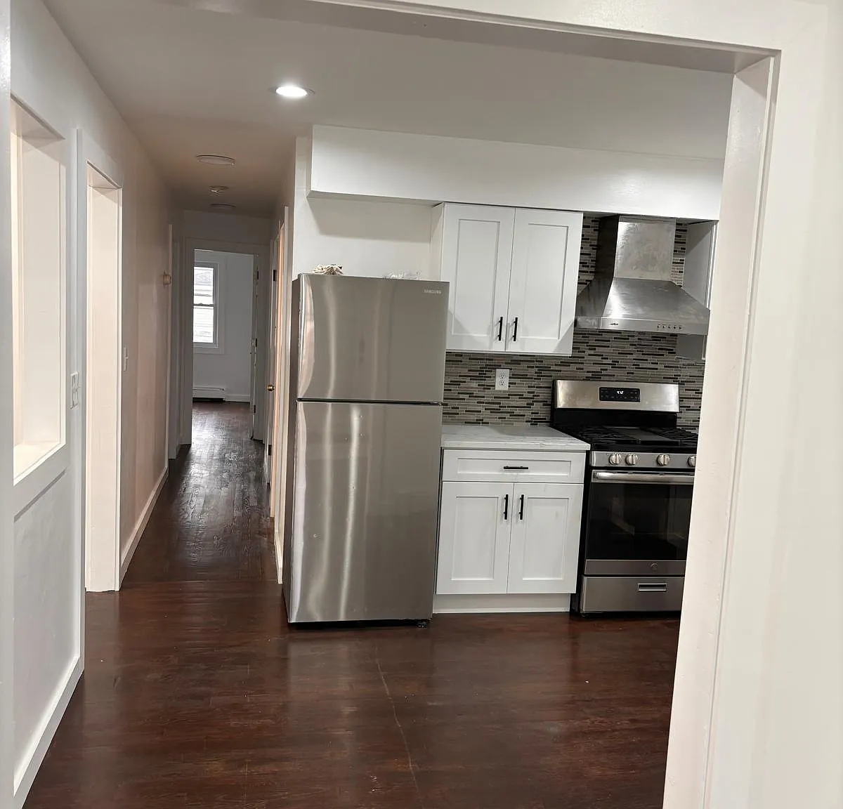 3 bed, 2600 sqft, $2,995 — Photo 3