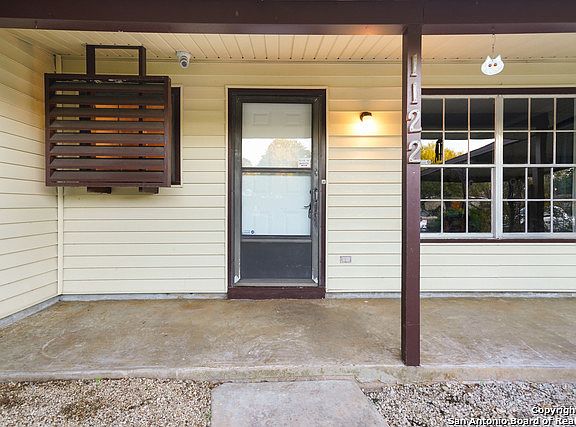 5th image of 1122 Olney Dr