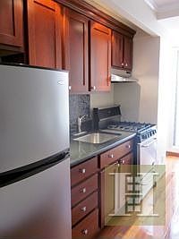 3rd image of 209 W 20th St APT 7A