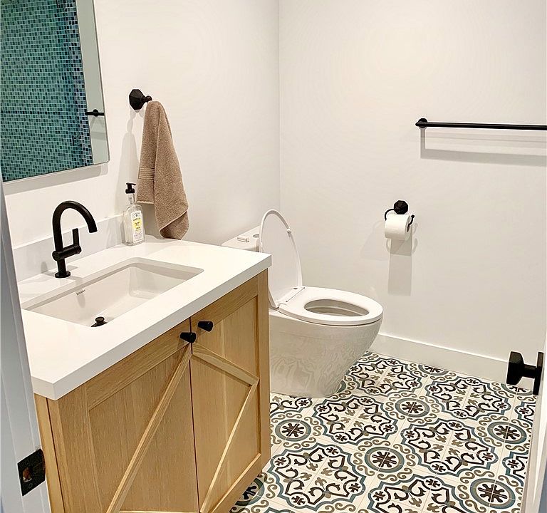 1st image of 323 N Jackson St APT 308