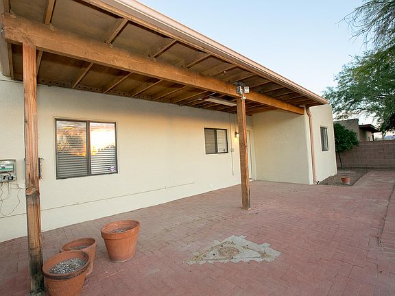 3rd image of 9131 N Ironwood Meadows Dr