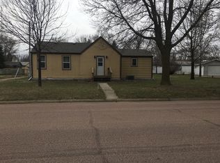 811 W Hanson Ave, Mitchell, SD 57301