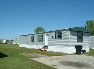 4712 Silver Gate Dr, Grand Forks, ND 58203