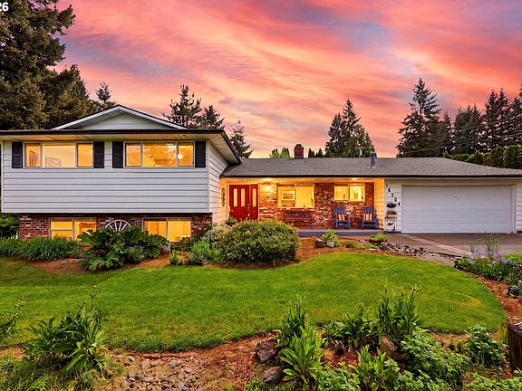 3rd image of 16204 SE Bel Air Dr