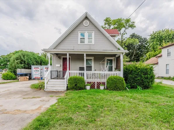 1107 E Washington St, Bloomington, IL 61701
