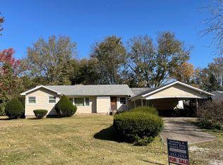 222 W 17th St, Beardstown, IL 62618