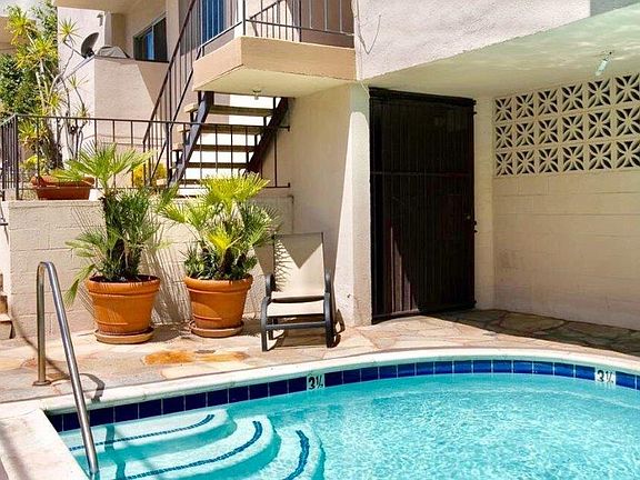 5th image of 11820 Mayfield Ave APT 103