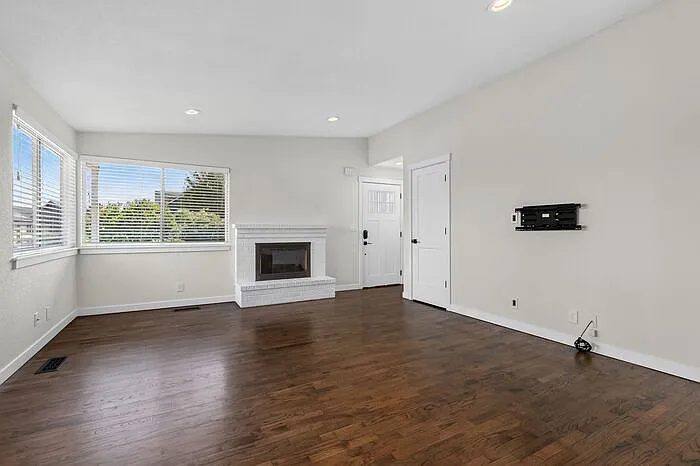 5929 32nd Ave SW — Photo 10