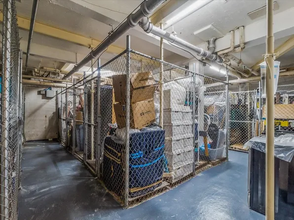 162-01 Powells Cove Boulevard image 23 of 27