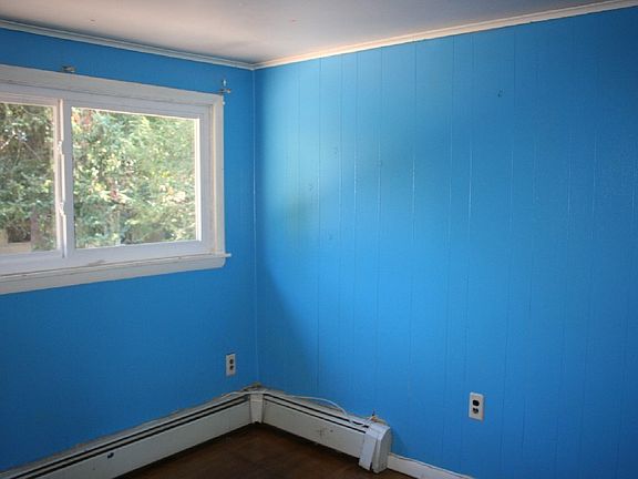 3rd image of 36 N Goodwin Ave