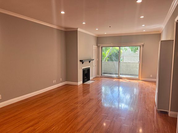 4th image of 2915 Montrose Ave APT 332