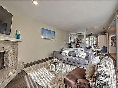 4 bed, 2.5 bath, 1850 sqft, $2,250 — Photo 3