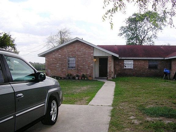 5th image of 2110 Cypress Dr