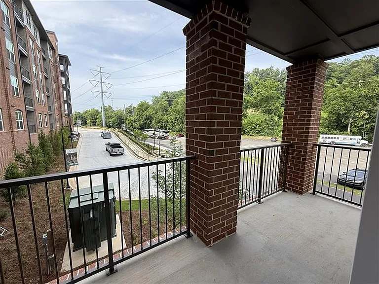 District on the Etowah Apartments — Photo 887
