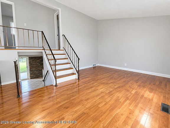4th image of 4507 Burchfield Ave