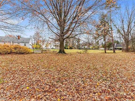 4th image of 19720 Upper Terrace Dr