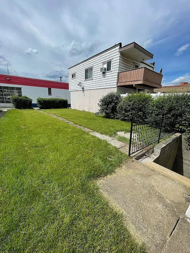 2 bed, 1197 sqft, $1,650 — Photo 2