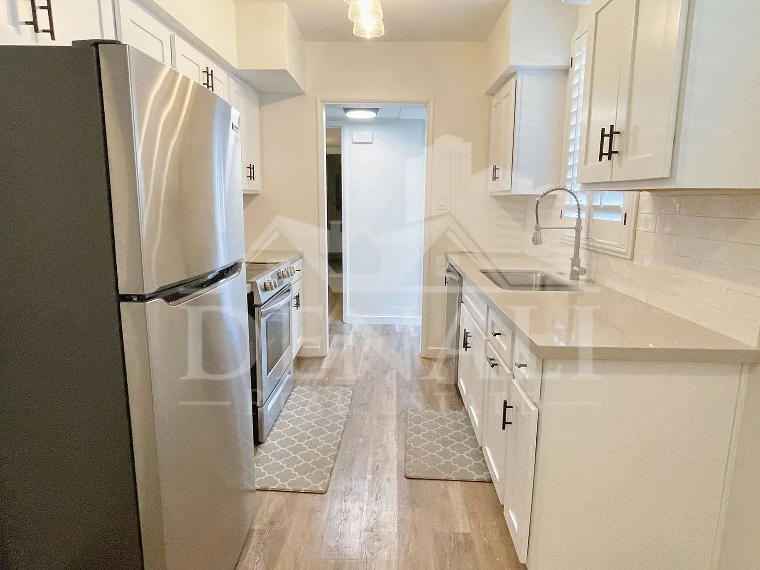 1 bed, 1.0 bath, 869 sqft, $1,700 — Photo 4
