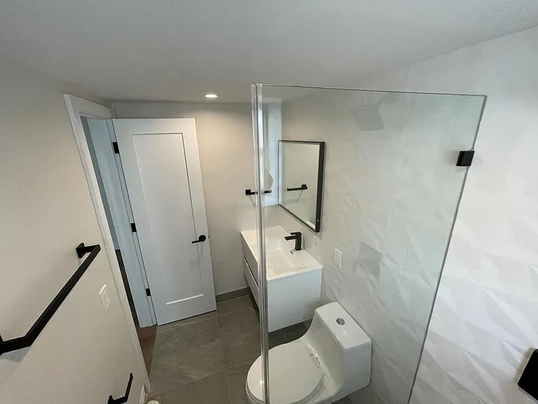 531 Menendez Ave — Photo 6
