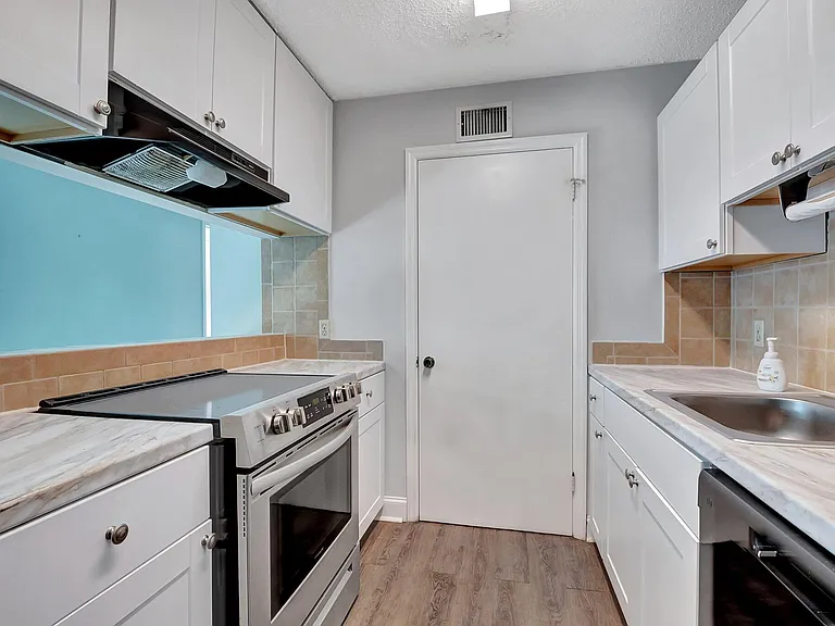 2301 N Congress Ave #23 — Photo 11