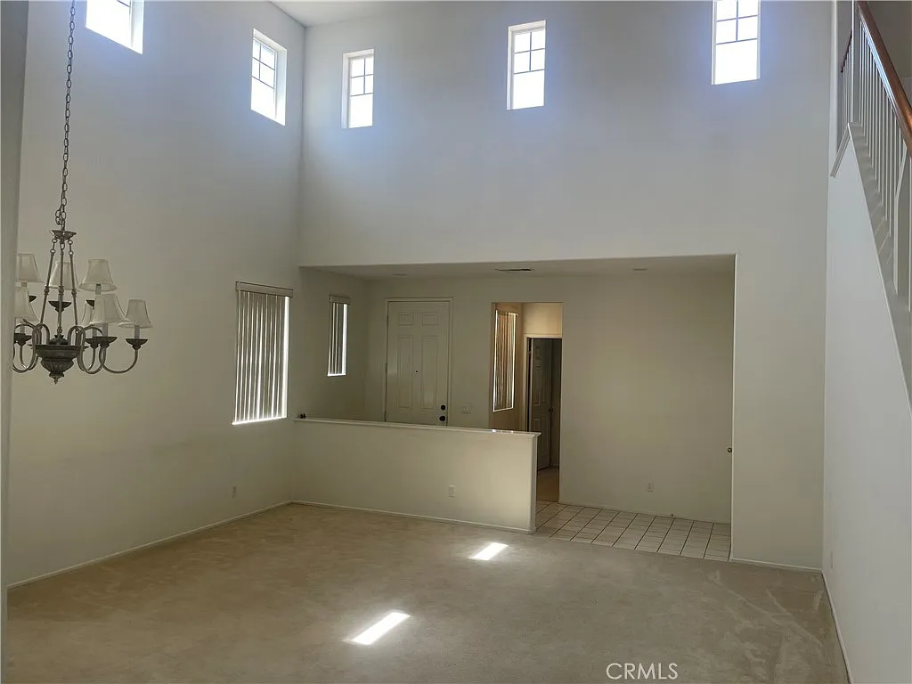 4 bed, 2457 sqft, $4,000 — Photo 3