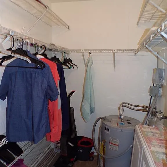 4016 Oakview Dr #J8 — Photo 30