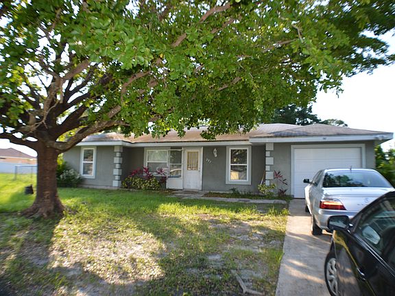 2nd image of 297 SW Bridgeport Dr