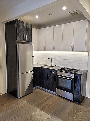 1st image of 824 Saint Johns Pl #2