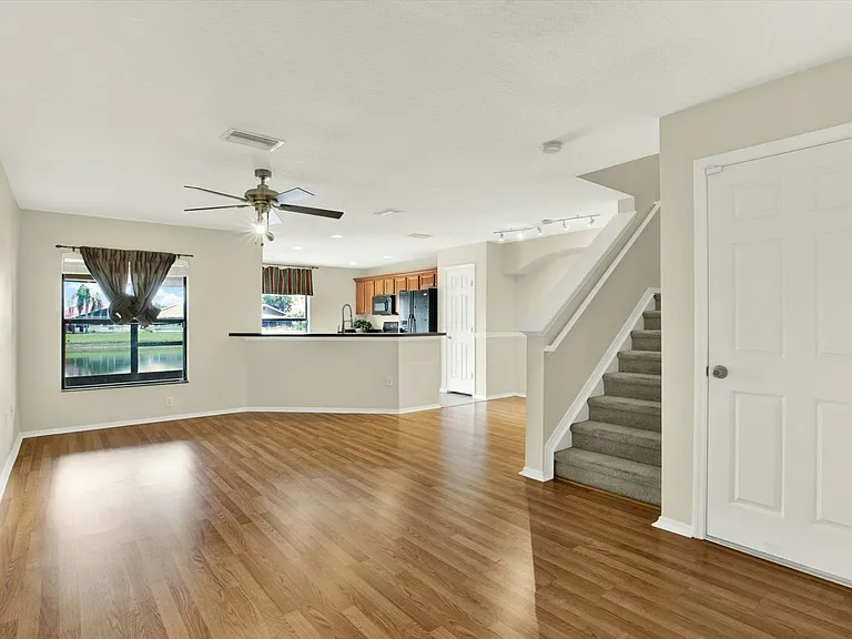 2630 Edgewater Falls Dr — Photo 3