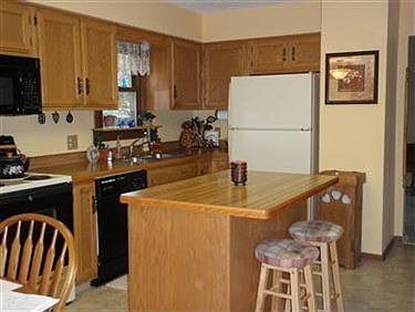 3rd image of 3416 Spencer Ln