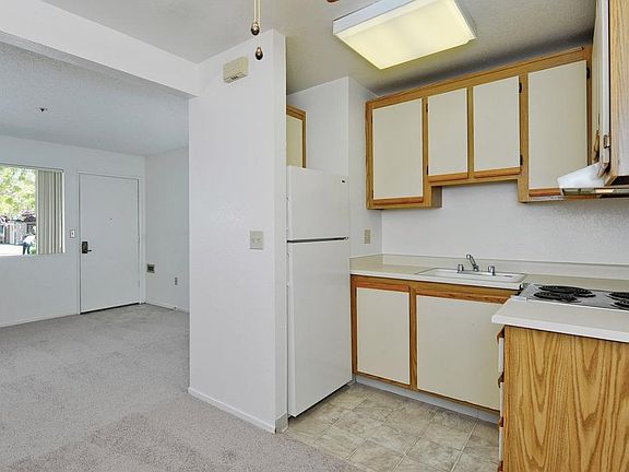 2nd image of 1089 Bluebell Dr #2-207
