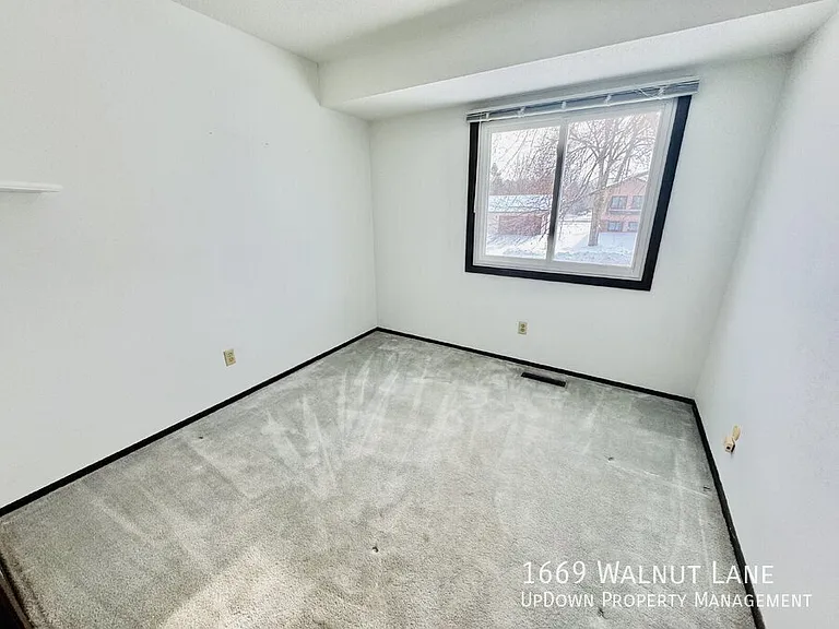 1669 Walnut Ln — Photo 15