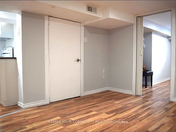 2nd image of 143 Agnes St #Basement