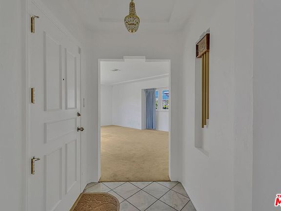 3rd image of 2820 W 84th St