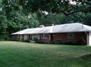 5377 W Ridgewood Dr, Parma, OH 44134