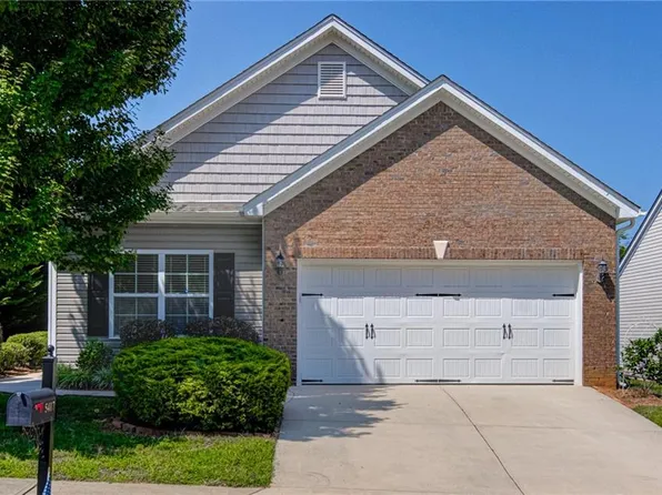 5417 Esher Dr, Walkertown, NC 27051