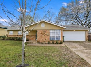 425 Keren Pl, Hurst, TX 76053