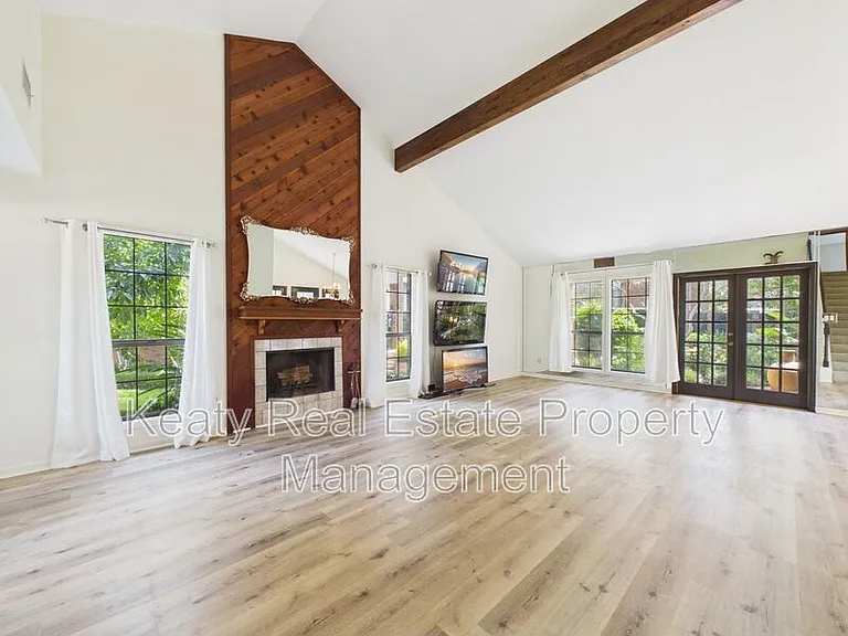 604 Briargate Walk Cir — Photo 4