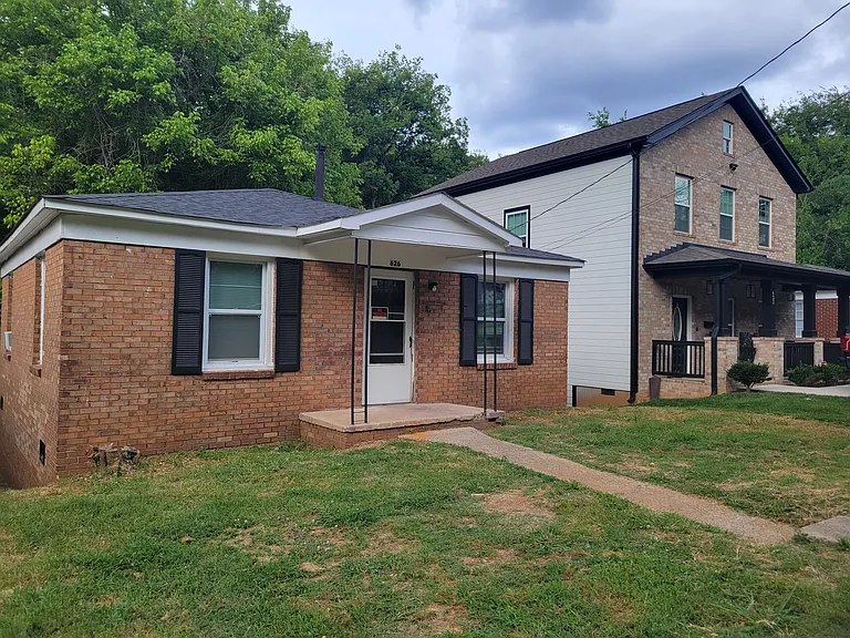 626 Miller St — Photo 14