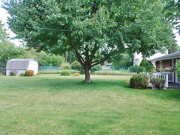 3rd image of 56641 Brightwood Blvd